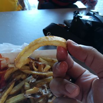 Carleton Farms - Good activities, horrible food. $6 soggy fries, cold and raw pumpkin spiced doughnuts. - Fruits & Veggies Near Me - Lake Stevens, Washington