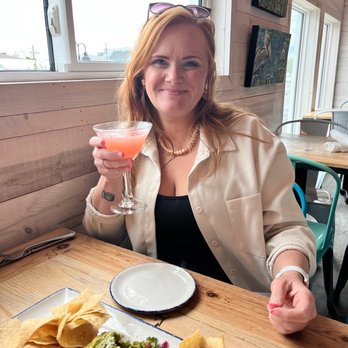 Shark Bar and Kitchen - Cocktails and apps - Seafood Near Me - Wrightsville Beach, North Carolina