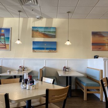 Ellen's Kitchen - Dining area - Diners Near Me - Neptune Beach, Florida Ellen's Kitchen - Dining area - Diners Near Me - Neptune Beach, Florida