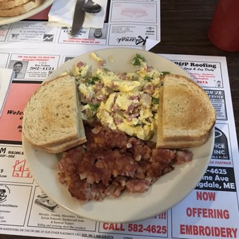 Dave's Diner - Breakfast & Brunch Near Me - Gardiner, Maine