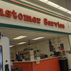 WinCo Foods - Customer Service sign.