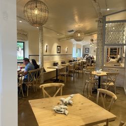 Pellegrini Cucina Italiana - Empty dining room