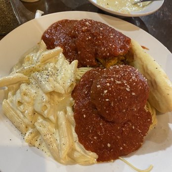 Pasghetti's - Perfecto Trio - Spaghetti & Meatball, Alfredo, Lasagna - Italian Near Me - Branson, Missouri Pasghetti's - Perfecto Trio - Spaghetti & Meatball, Alfredo, Lasagna - Italian Near Me - Branson, Missouri