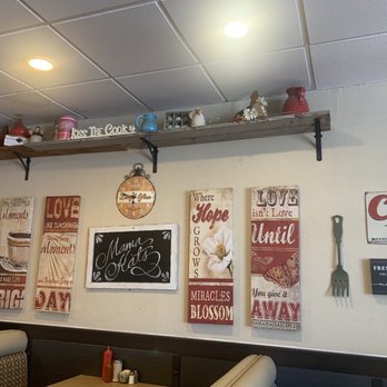 Mama Kat's - American Near Me - San Marcos, California