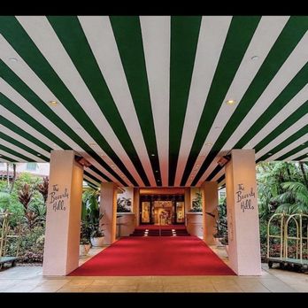 Polo Lounge - Entrance to hotel - New American Near Me - Beverly Hills, California Polo Lounge - Entrance to hotel - New American Near Me - Beverly Hills, California