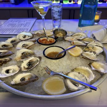 Tonno Gloucester - Excellent meaty oysters - Italian Near Me - Gloucester, Massachusetts