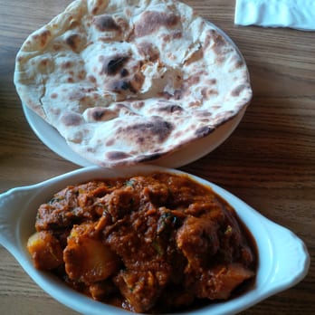 Cafe Raj - Chicken Vindaloo with Naan - Indian Near Me - Albany, California