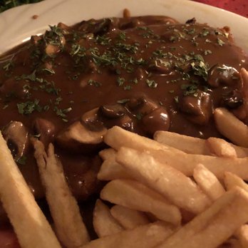 Zur Grünen Insel - Jäger Schnitzel with mushrooms - German Near Me - Kröv, RP Zur Grünen Insel - Jäger Schnitzel with mushrooms - German Near Me - Kröv, RP