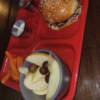 Whiskey Cake Jacksonville - Kids burger - New American Near Me - Jacksonville, Florida Whiskey Cake Jacksonville - Kids burger - New American Near Me - Jacksonville, Florida
