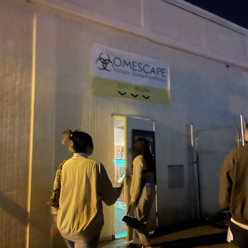 Omescape - Sketchy Entrance (But we're here for it) - Escape Games Near Me - Sunnyvale, California