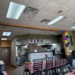 Castellos Pizza & Pasta - Nice ambience!! Very Italian!!