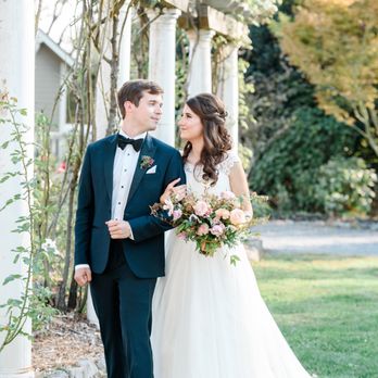 Garden Valley Ranch - In front of the Gazebo Photo By: Weddings by Scott & Dana - Venues & Event Spaces Near Me - Petaluma, California Garden Valley Ranch - In front of the Gazebo Photo By: Weddings by Scott & Dana - Venues & Event Spaces Near Me - Petaluma, California
