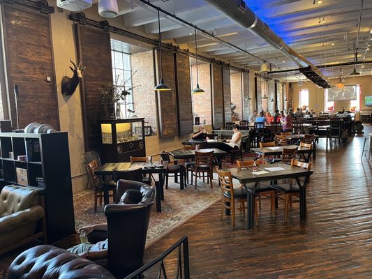 Northern Row Brewery, Distillery & Taproom by null