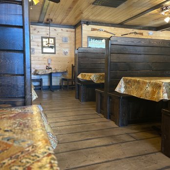 Houston's Trails End Restaurant - Ambiance... - American Near Me - Kanab, Utah