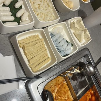 Haidilao Hotpot Flushing - Lots of non-meat options with broth - Hot Pot Near Me - Flushing, New York