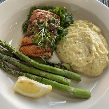 Doc's Marina Grill - Grilled Salmon with Garlic potatoes and asparagus - American Near Me - Bainbridge Island, Washington Doc's Marina Grill - Grilled Salmon with Garlic potatoes and asparagus - American Near Me - Bainbridge Island, Washington