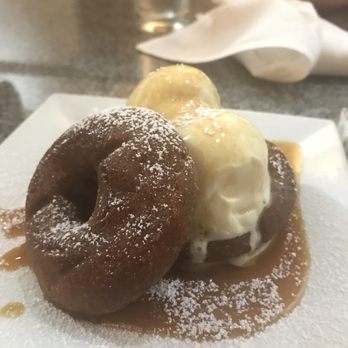 White Mountain Cider - Apple cider donut dessert - New American Near Me - Glen, New Hampshire White Mountain Cider - Apple cider donut dessert - New American Near Me - Glen, New Hampshire