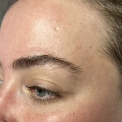 Black Light Beauty Bar - Brow lamination before