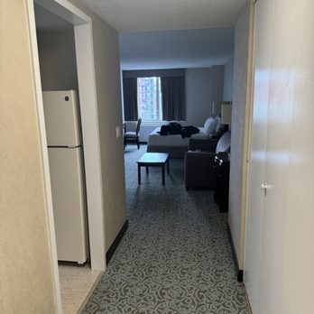 Helmsley Medical Tower - Hallway view - Apartments Near Me - New York, New York Helmsley Medical Tower - Hallway view - Apartments Near Me - New York, New York