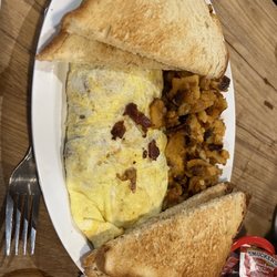 Stack'em High Pancakes & So Forth - Bacon cheese omelette