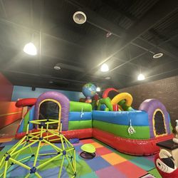Play Paradise - Bouncy house castle obstacle course