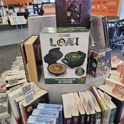 2nd & Charles - Loki Waffle Maker.