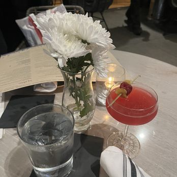 GRANVILLE - Tipsy Lemonade - New American Near Me - Burbank, California GRANVILLE - Tipsy Lemonade - New American Near Me - Burbank, California
