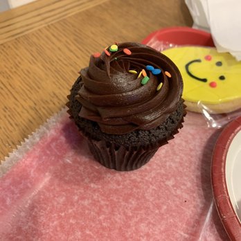 Carlo's Bakery - Not impressed - Bakeries Near Me - Hoboken, New Jersey
