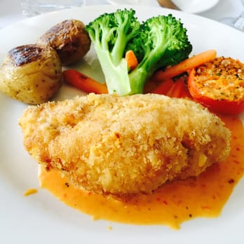 Skylon Tower - Chicken Breast - Canadian (New) Near Me - Niagara Falls, Ontario
