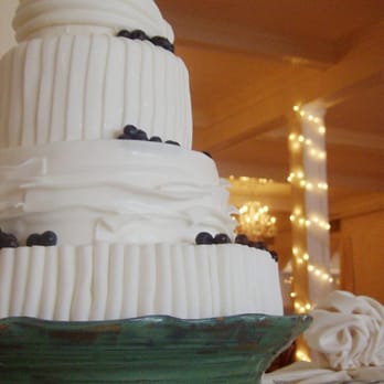 Coastal Cakes - Blueberry buttermilk wedding in Kennebunkport - Bakeries Near Me Coastal Cakes - Blueberry buttermilk wedding in Kennebunkport - Bakeries Near Me