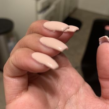 Luxe Nail Salon - The polish is so thick there are dips - Nail Salons Near Me - Hayward, California