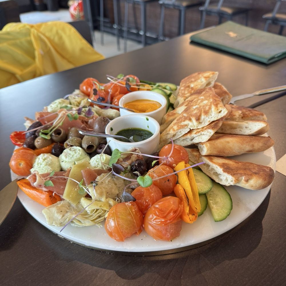 Lecavalier Cellars - Vegetable cheese platter - Wine Tasting Room Near Me - Newcastle, California Lecavalier Cellars - Vegetable cheese platter - Wine Tasting Room Near Me - Newcastle, California