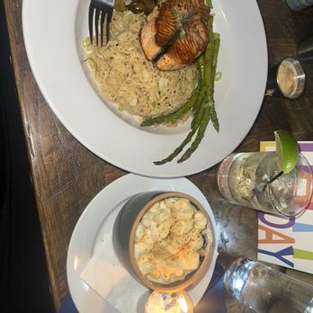 MOSAIC Restaurant - Dynamite Salmon - New American Near Me - Richmond, Virginia