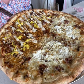 Unkie's Pizza & Bar - Half white pie with bacon, half Alabama white sauce/mustard slaw/bbq sauce - Wine Bars Near Me - Brookhaven, Georgia