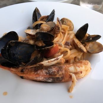 L'Oste-Ria - Linguine with mussels and clams in tomato sauce - Venetian Near Me - Venezia, VE
