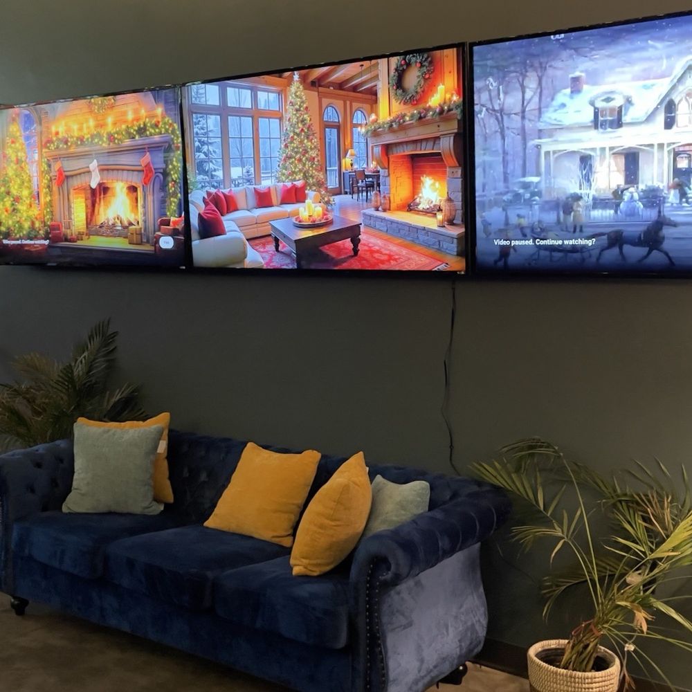 Mango Haus Lounge - New American Near Me - Tehachapi, California
