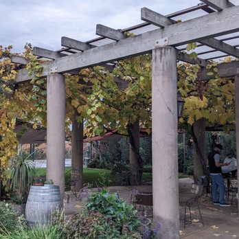 Van Ruiten Family Winery - Outside patio - Wineries Near Me - Lodi, California Van Ruiten Family Winery - Outside patio - Wineries Near Me - Lodi, California