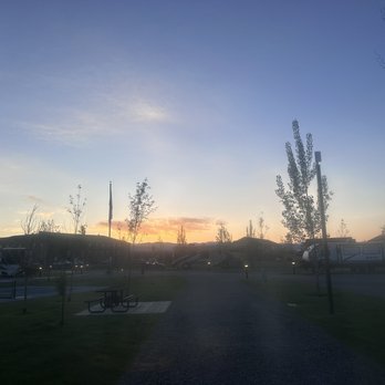 Yellowstone Trail RV Park - A gorgeous view of sunrise - RV Parks Near Me - Pinedale, Wyoming Yellowstone Trail RV Park - A gorgeous view of sunrise - RV Parks Near Me - Pinedale, Wyoming