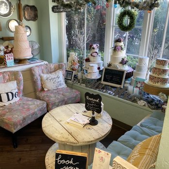 Sugarlips Cakery - Seating/consultation area - Bakeries Near Me - Mesa, Arizona