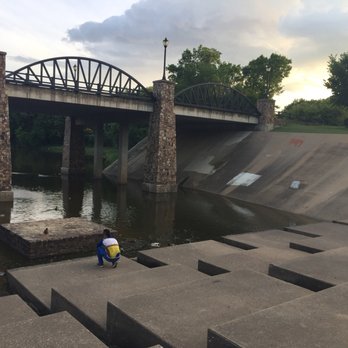 Centennial Park - Spillway area - a lot of people hung out here watching the ducks or sunset - Parks Near Me - Irving, Texas