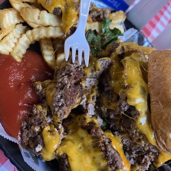 Mark's Outing - 2 lb Burger challenge ! - Burgers Near Me - San Antonio, Texas