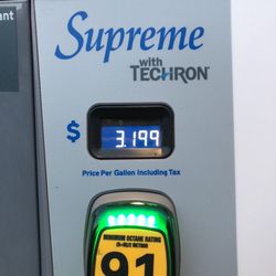 Chevron - Saving $.20 a gallon with my Vons card!