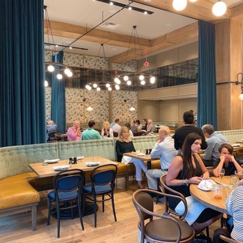 The Select - Inside - Mediterranean Near Me - Sandy Springs, Georgia