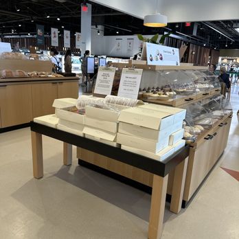 Basquia Bakery - Desserts - Bakeries Near Me - Daly City, California