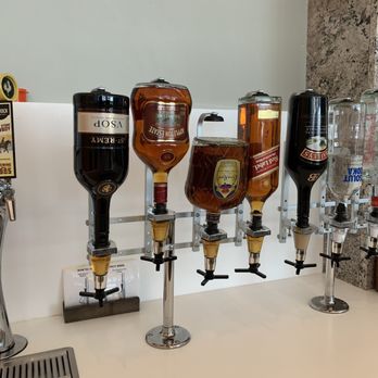 Aspire Transborder US Lounge - Self serve. - Airport Lounges Near Me - Calgary, Alberta