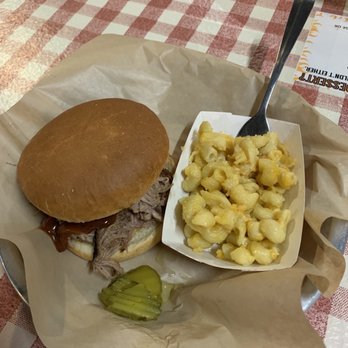 Bigfoot BBQ - Carolina Pulled Pork Sandwich with Mac and Cheese - Barbeque Near Me - Flagstaff, Arizona