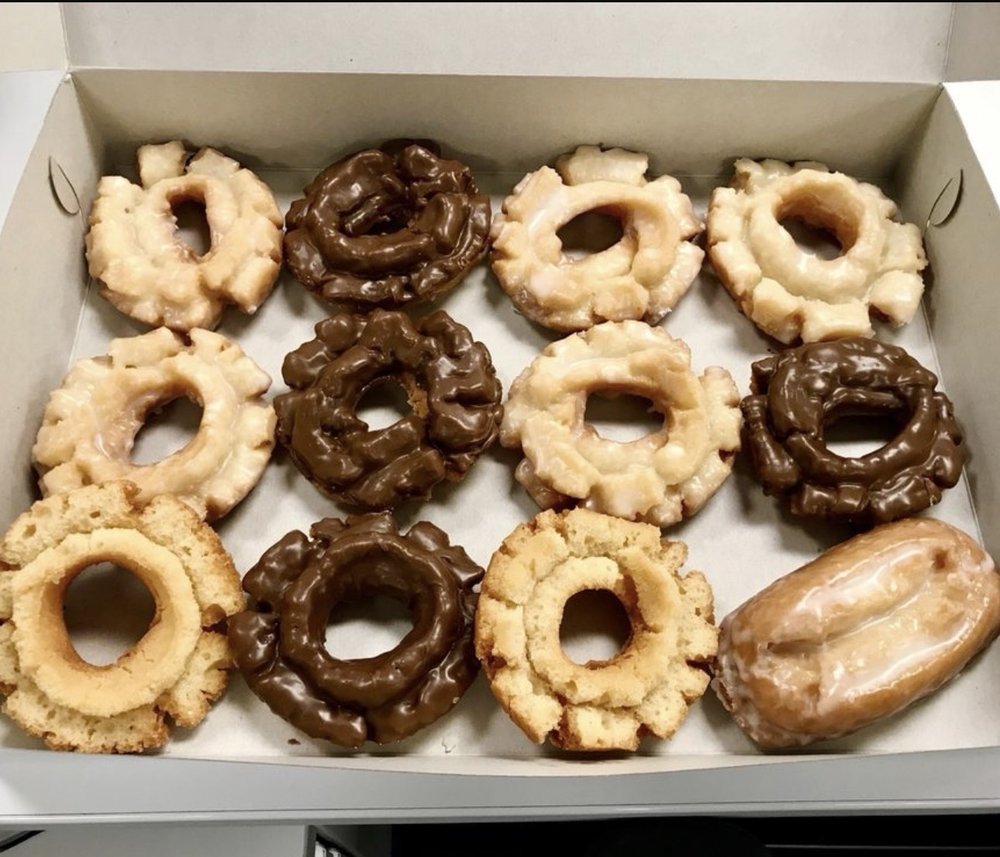 L A Donuts Logo