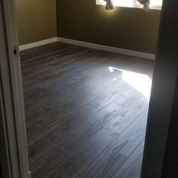 LB Flooring Connection - Bedroom laminate flooring installation - Flooring Near Me