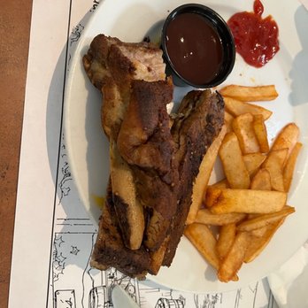 Linn's Restaurant - Kid's bbq rib meal - American Near Me - Cambria, California