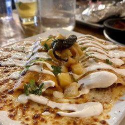 BONEZ - Carnitas enchiladas
